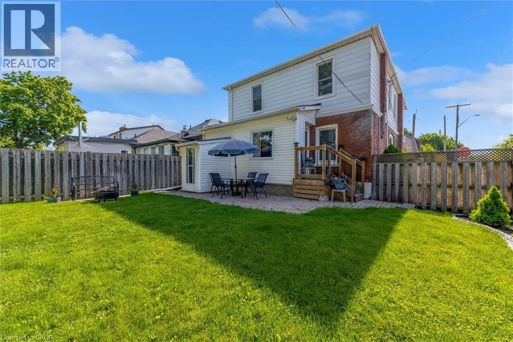 121 EDGEMONT Street N - 42