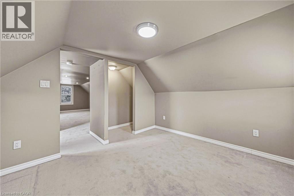 218 GROSVENOR Avenue N - 24