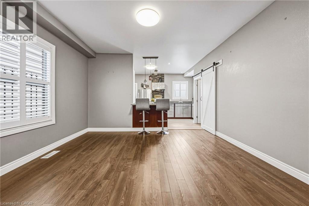 218 GROSVENOR Avenue N - 7