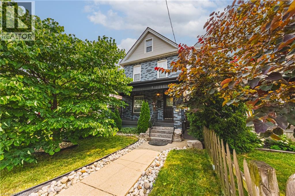 218 GROSVENOR Avenue N - 1