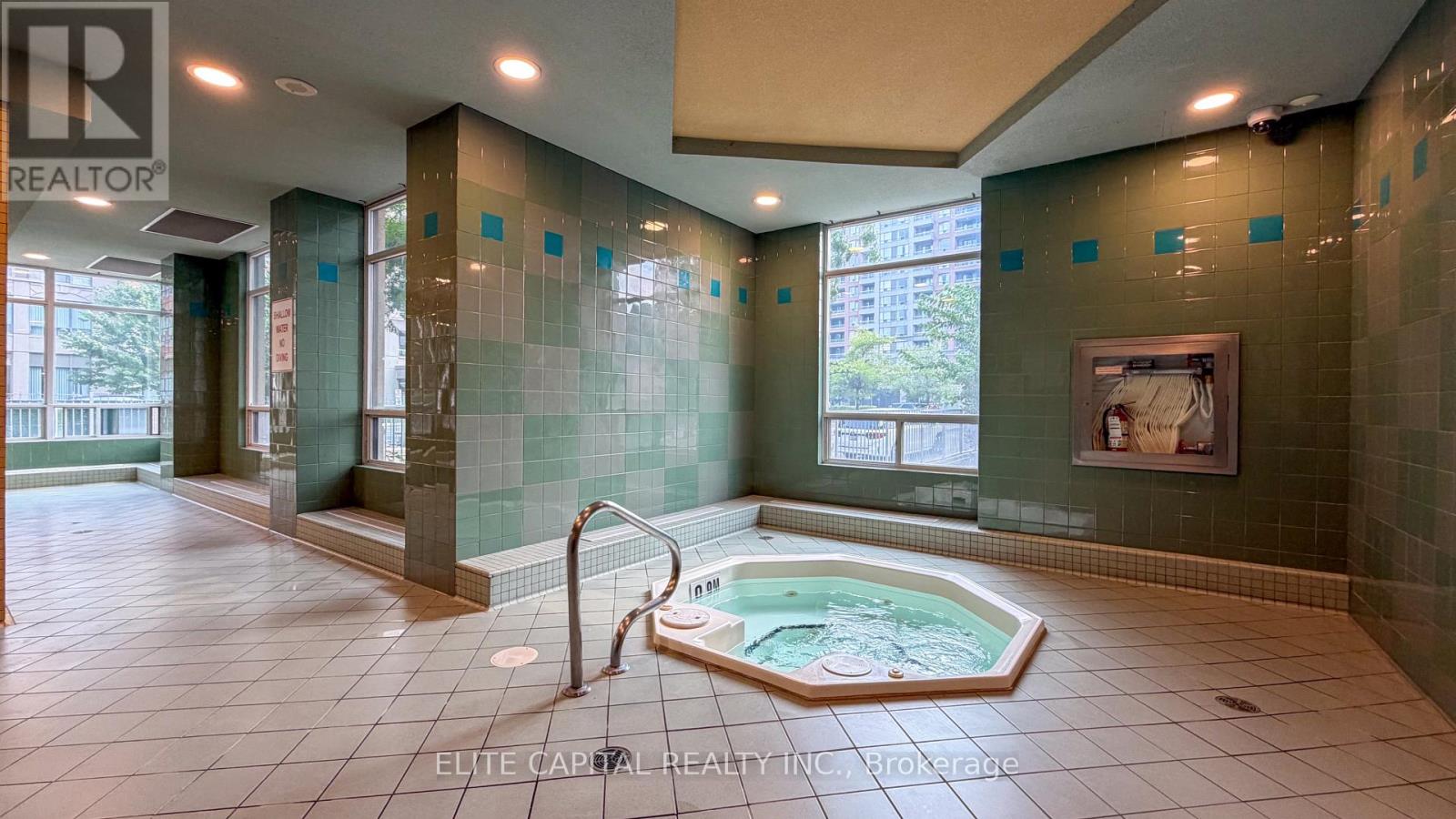 #1205 29 NORTHERN HEIGHTS DRIVE - 24