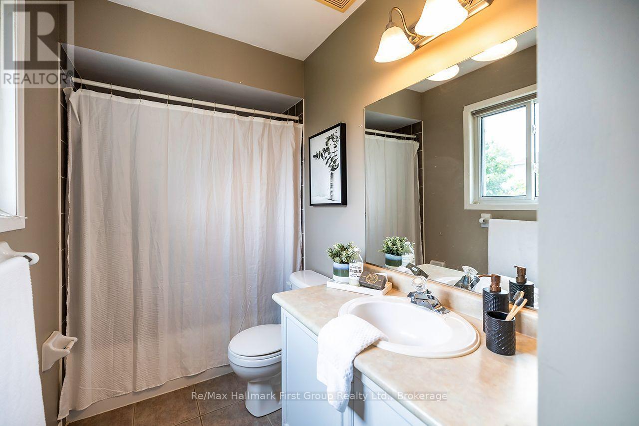 10 WINCHURCH DRIVE - 15