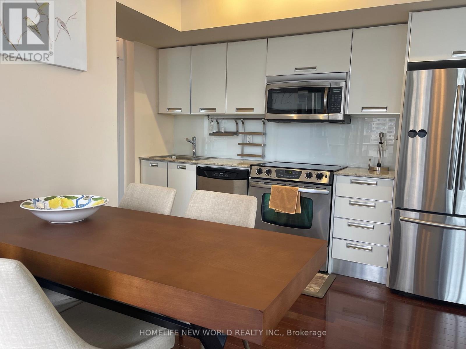 #2109 33 CHARLES STREET E - 22