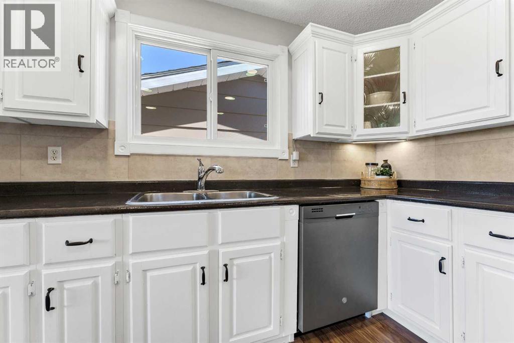 8 Corbitt Way SE - 18