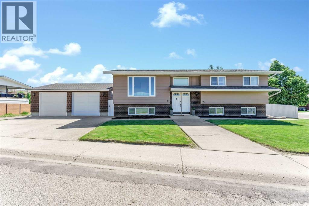 8 Corbitt Way SE - 1