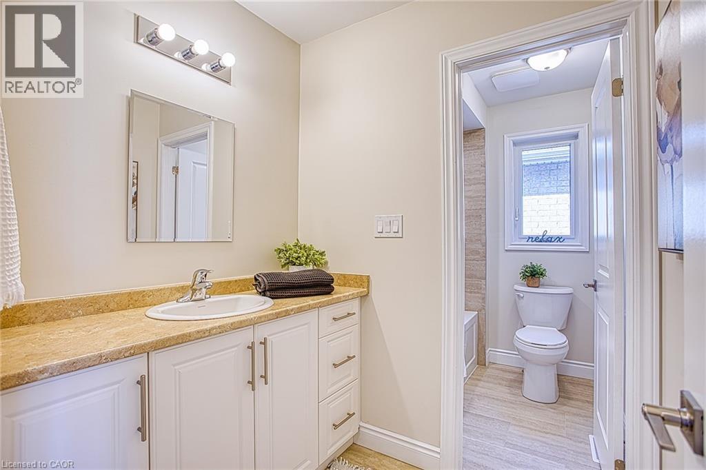 156 MCKNIGHT Avenue - 33