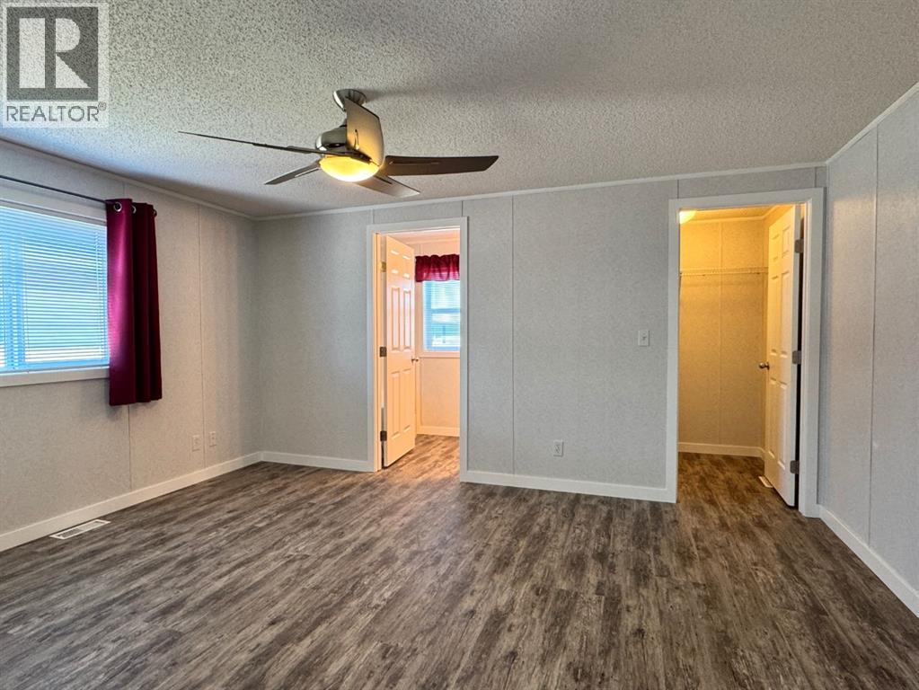10915 96A Street - 19