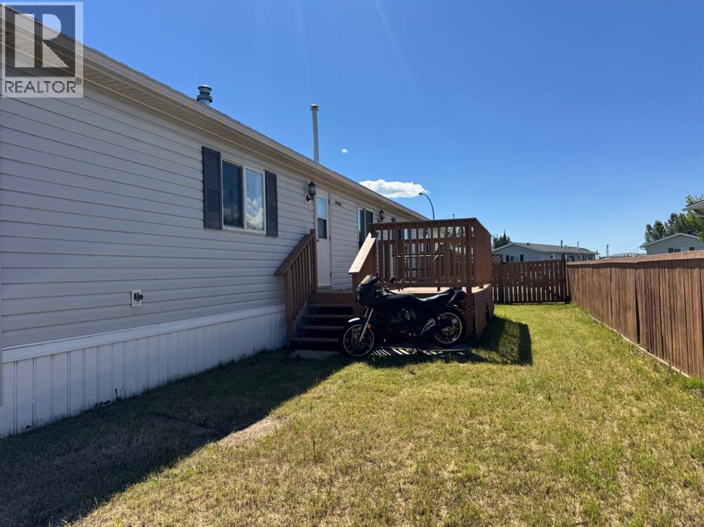 10915 96A Street - 38