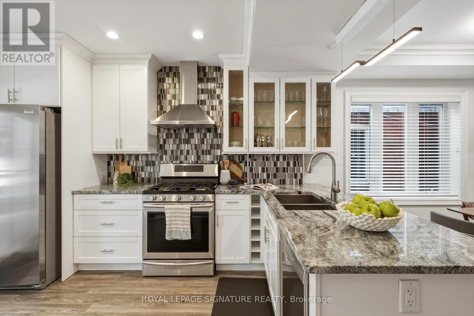 122 HOLBORNE AVENUE - 19
