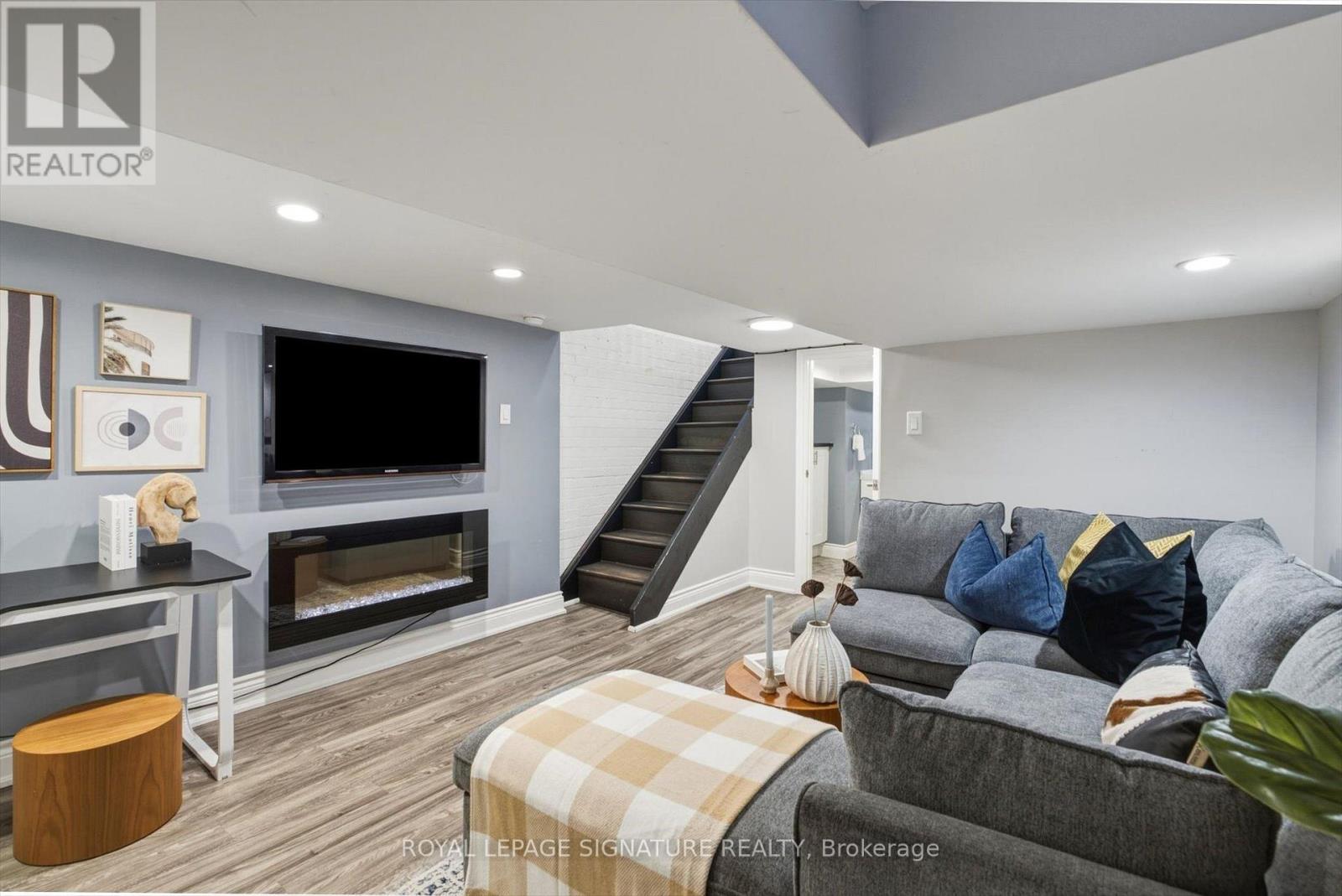 122 HOLBORNE AVENUE - 36