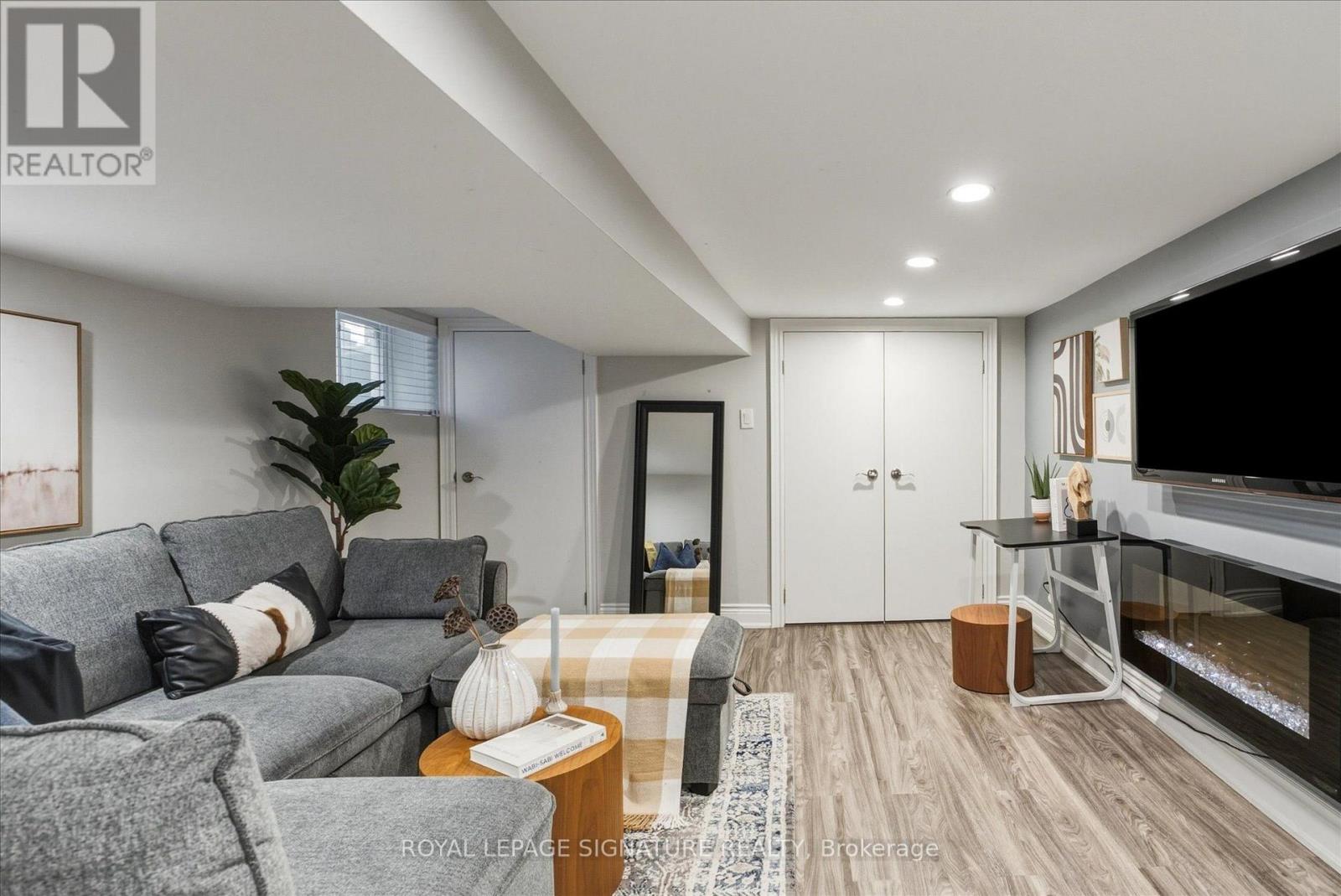 122 HOLBORNE AVENUE - 37