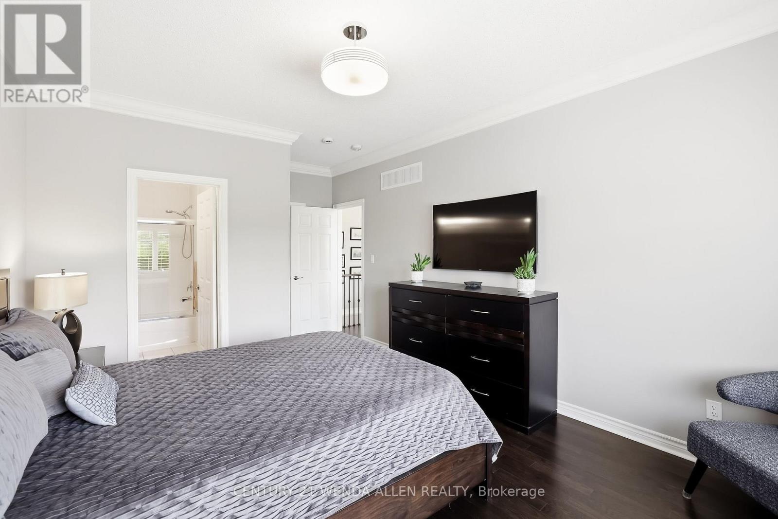 2 RUSHLANDS CRESCENT - 23