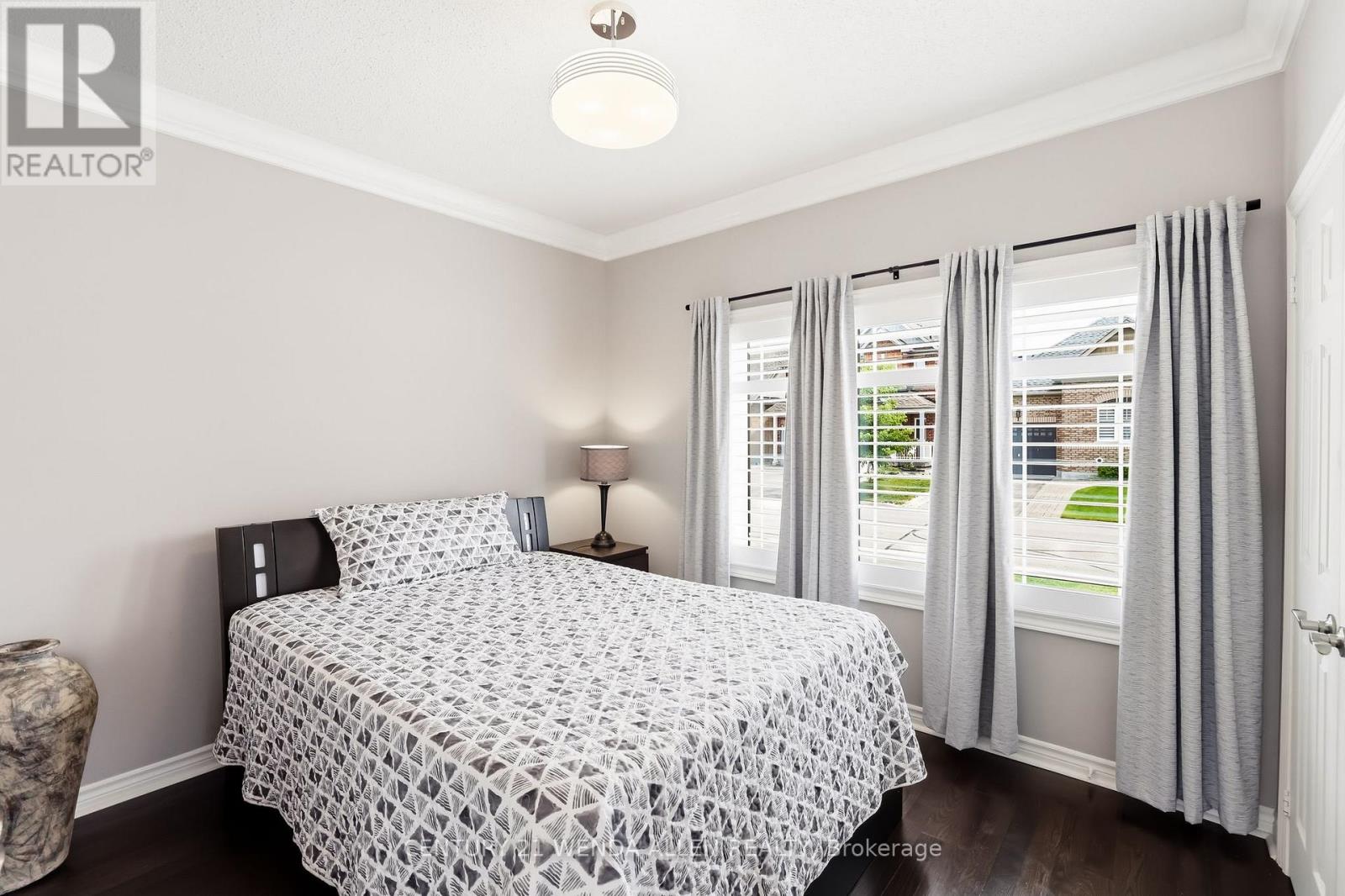 2 RUSHLANDS CRESCENT - 25