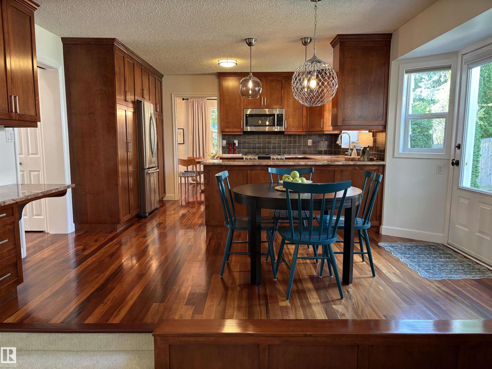 15127 43 AV NW NW - 11