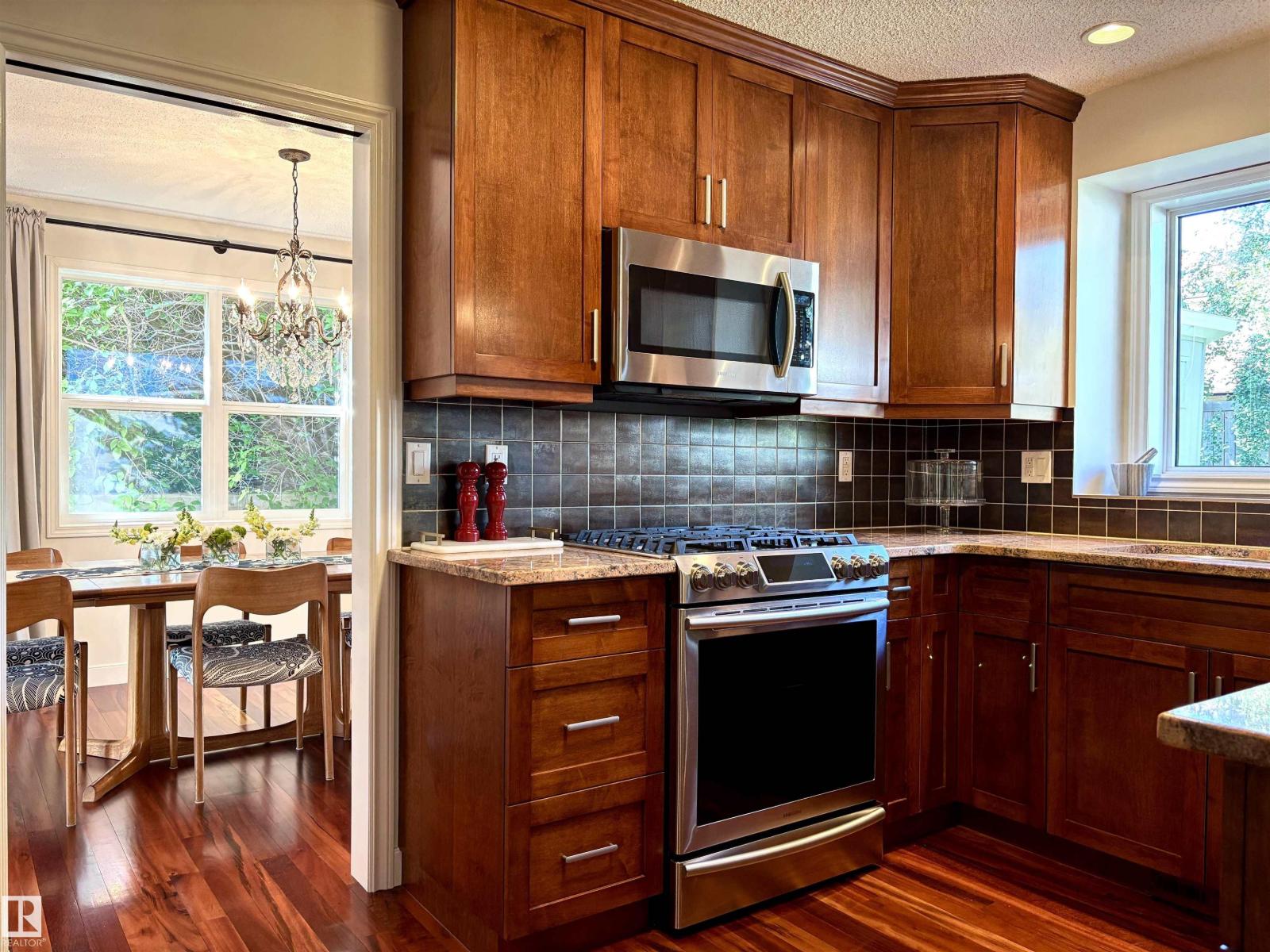 15127 43 AV NW NW - 12