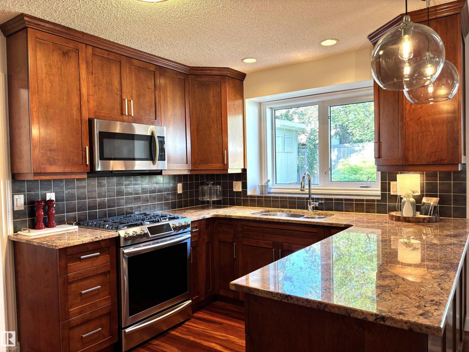 15127 43 AV NW NW - 14