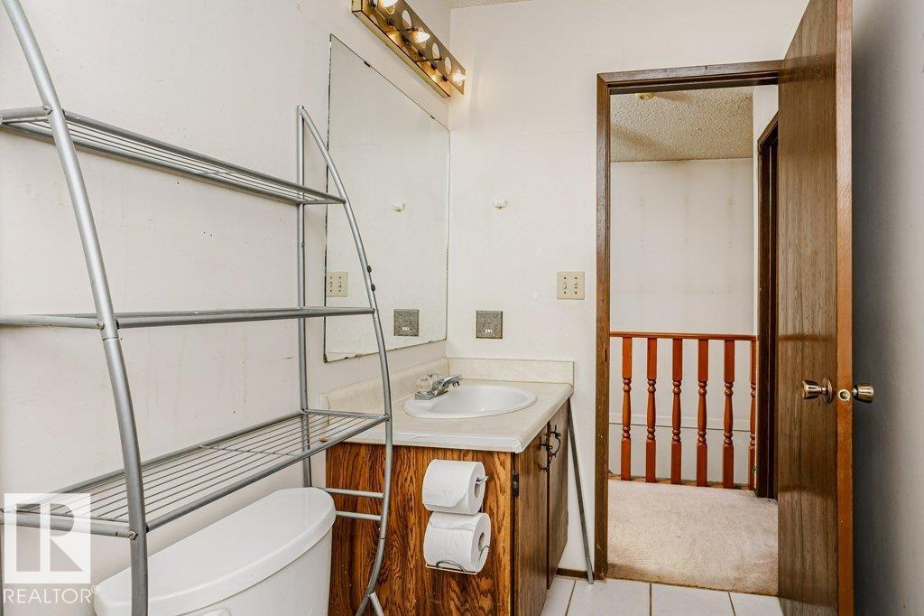 3520 42 AV NW - 22