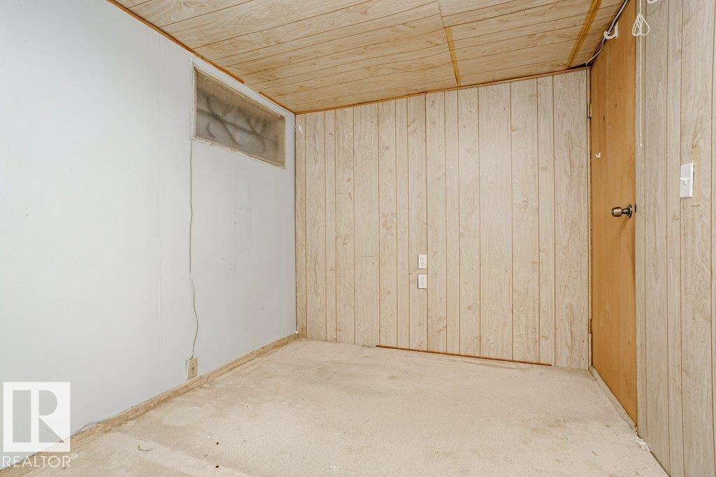 3520 42 AV NW - 25