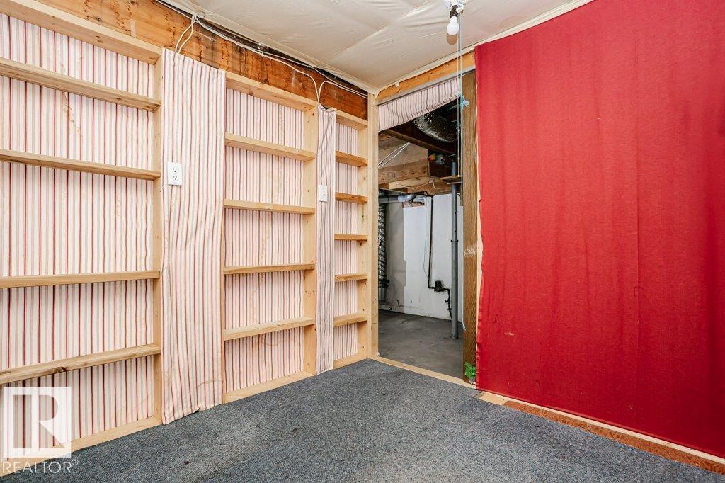 3520 42 AV NW - 26