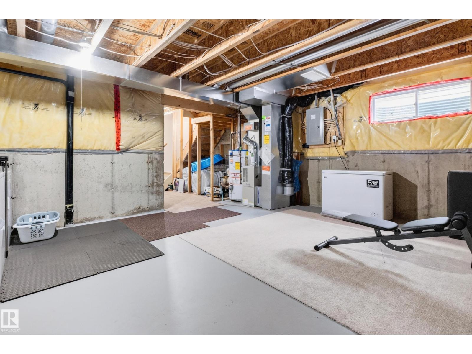 #6 12104 16 AV SW - 34