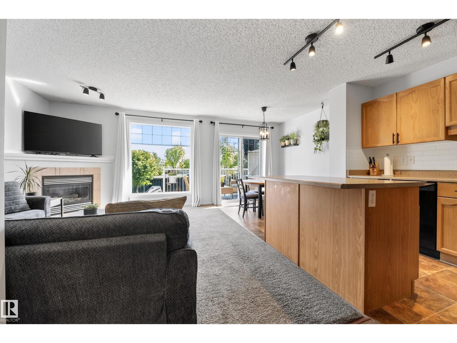#6 12104 16 AV SW - 6