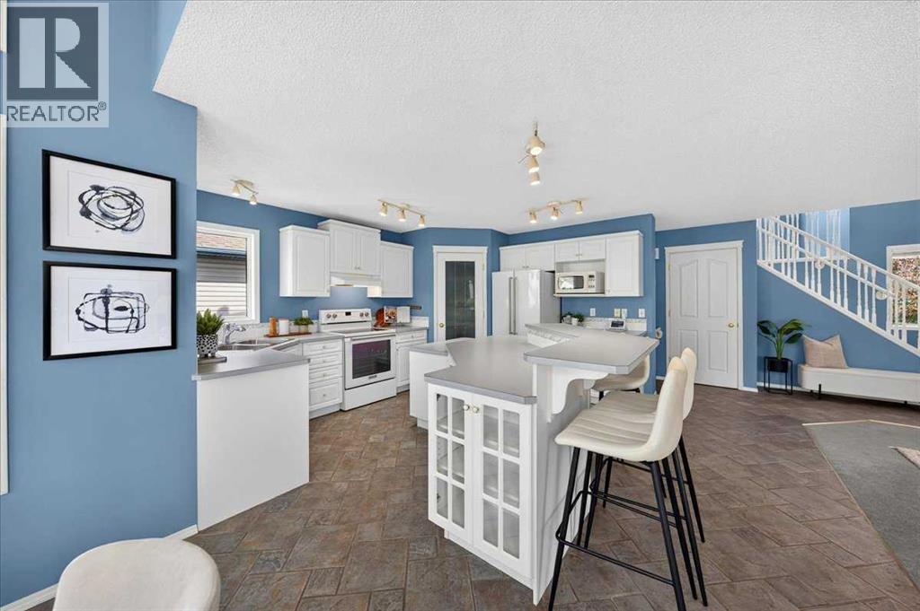 232 Douglas Glen Close SE - 15