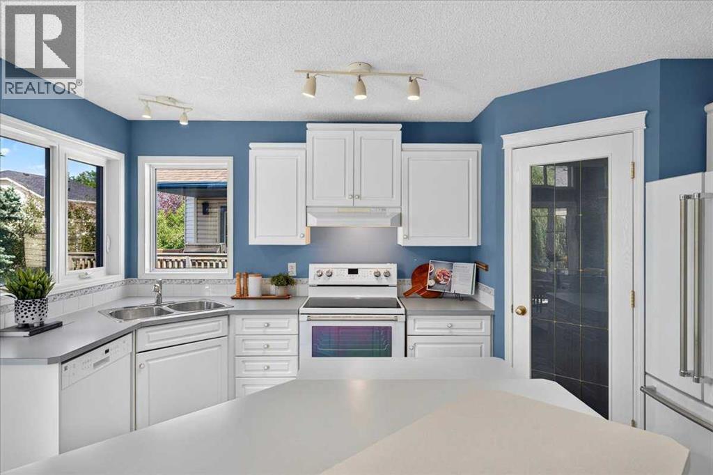 232 Douglas Glen Close SE - 12