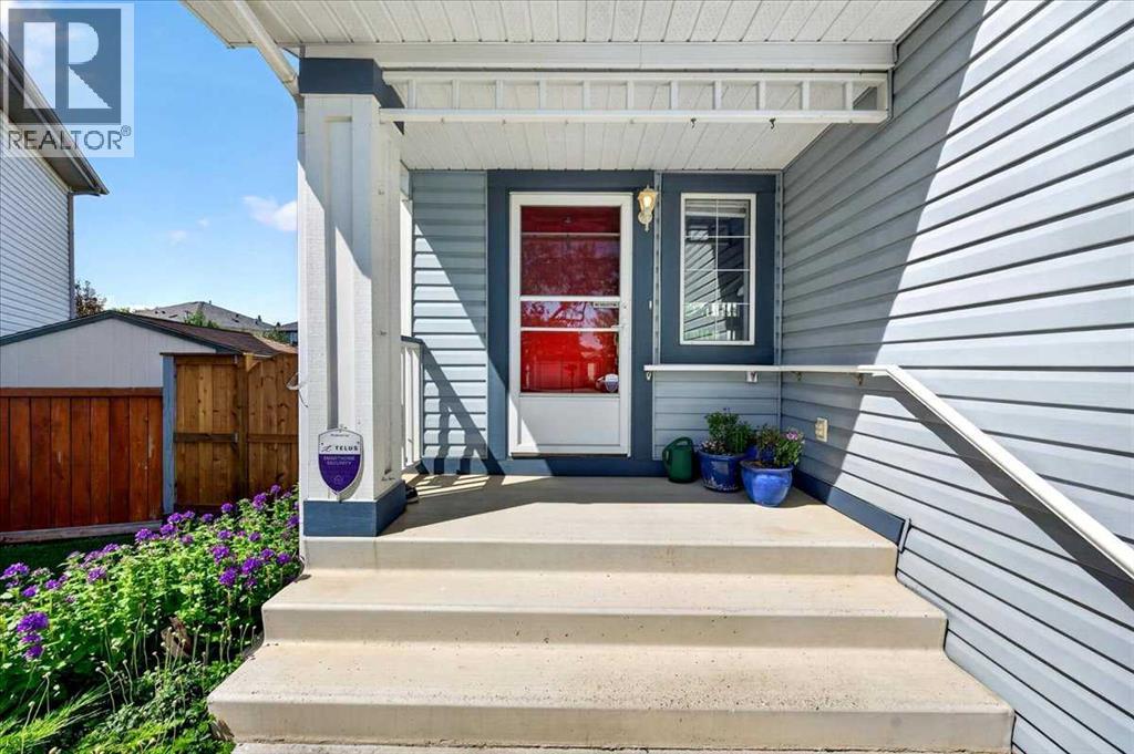 232 Douglas Glen Close SE - 2