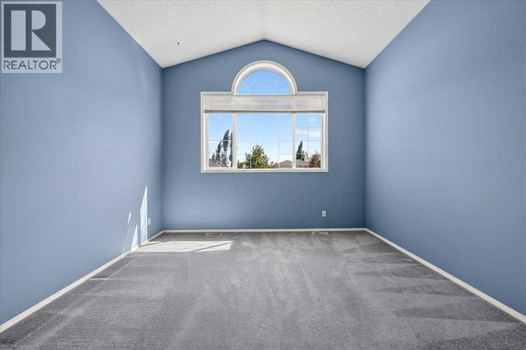 232 Douglas Glen Close SE - 22