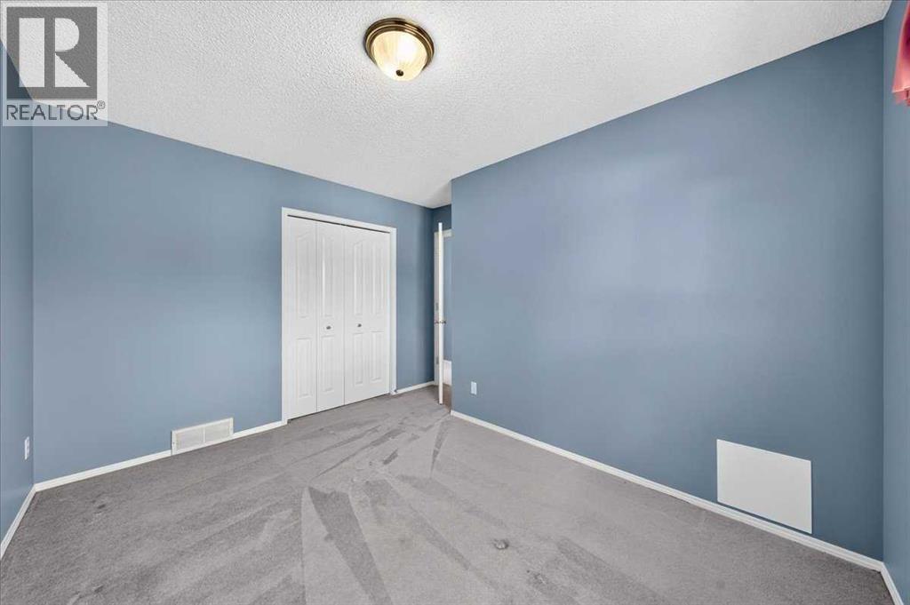 232 Douglas Glen Close SE - 35