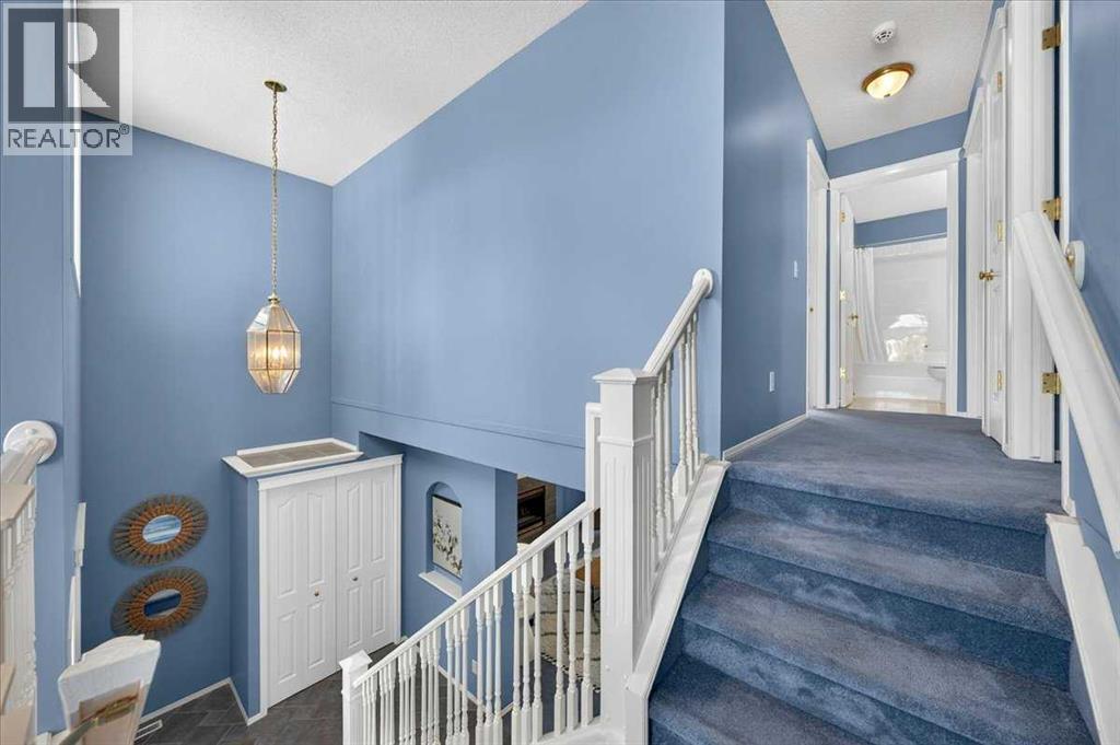 232 Douglas Glen Close SE - 21