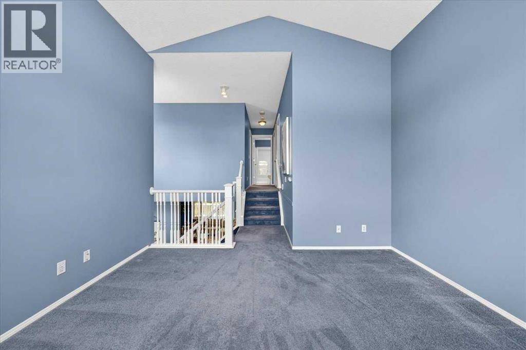 232 Douglas Glen Close SE - 24