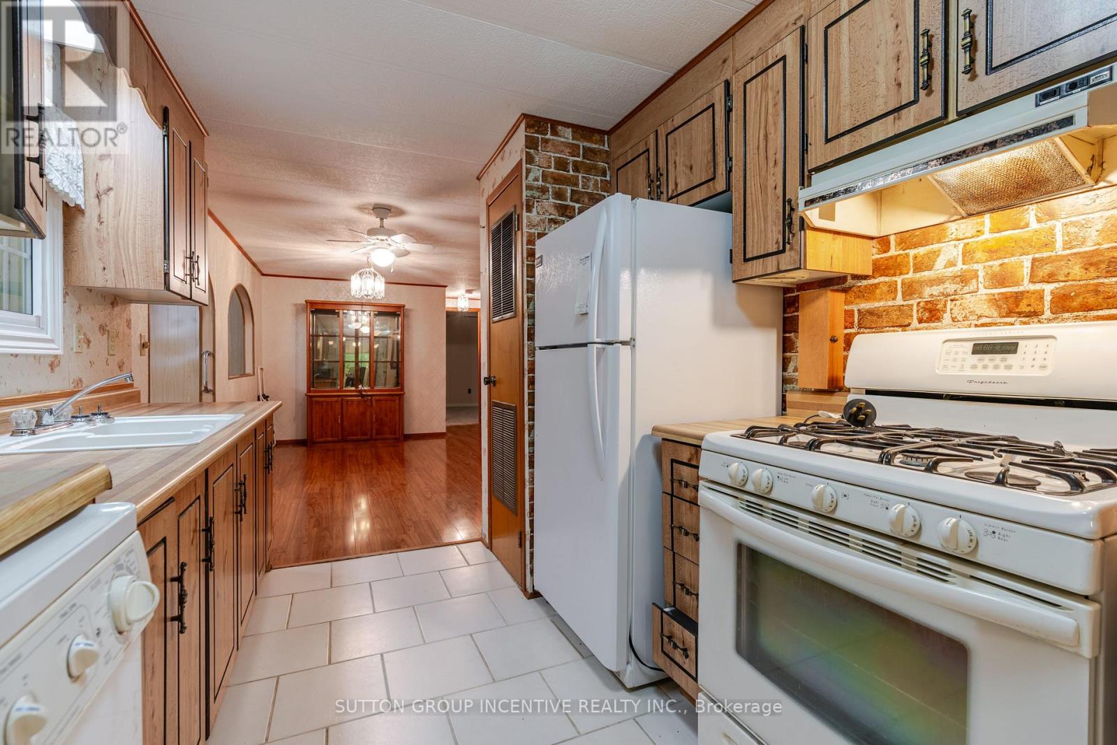 6 WILLOW LANDING - 19