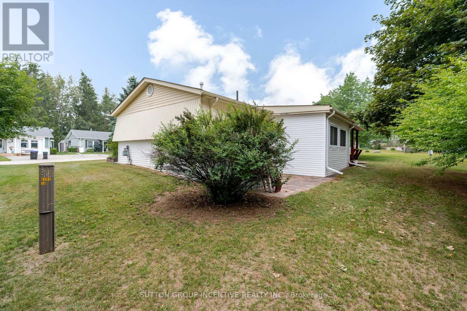 6 WILLOW LANDING - 31