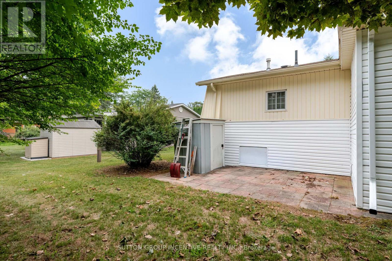6 WILLOW LANDING - 32