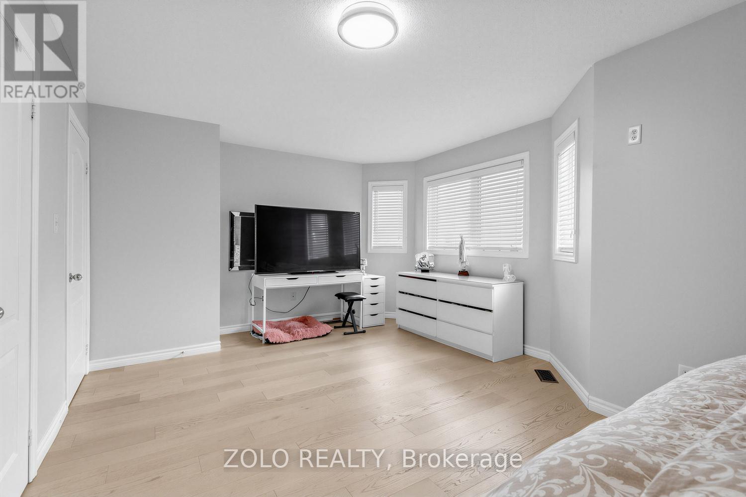 1911 SWAN STREET - 28