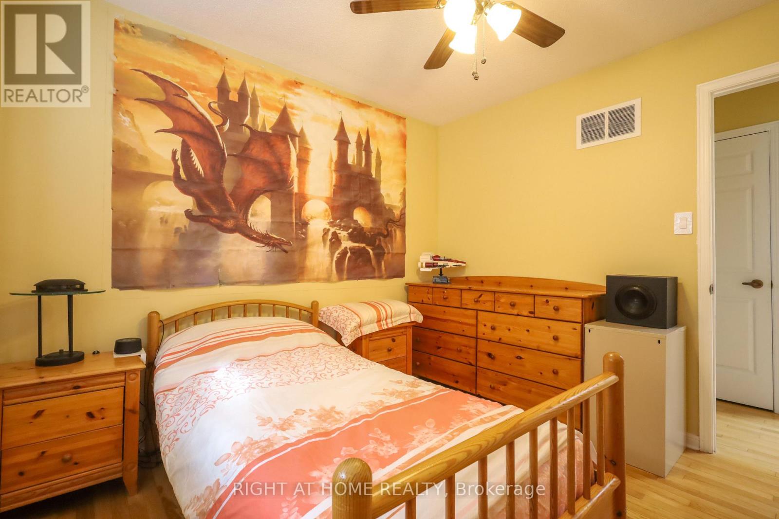 31 STARGELL CRESCENT - 27