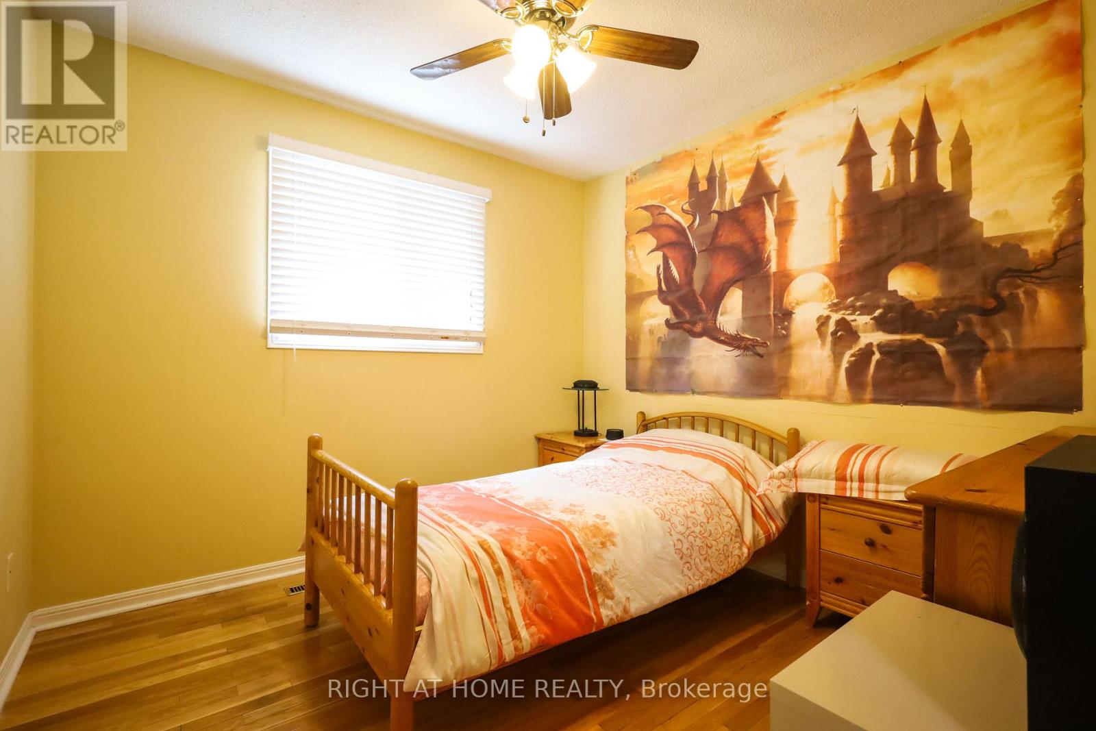 31 STARGELL CRESCENT - 28