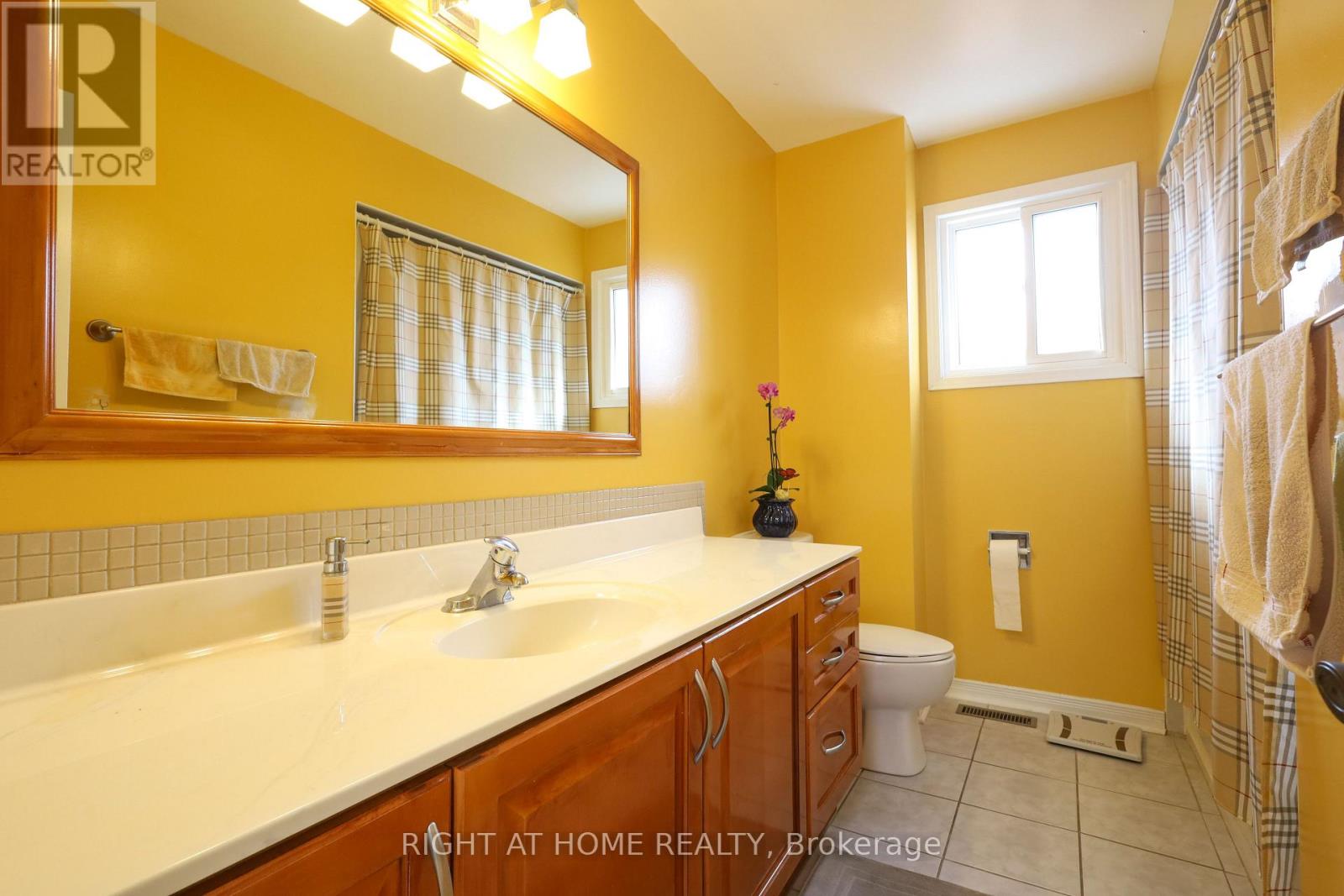 31 STARGELL CRESCENT - 30