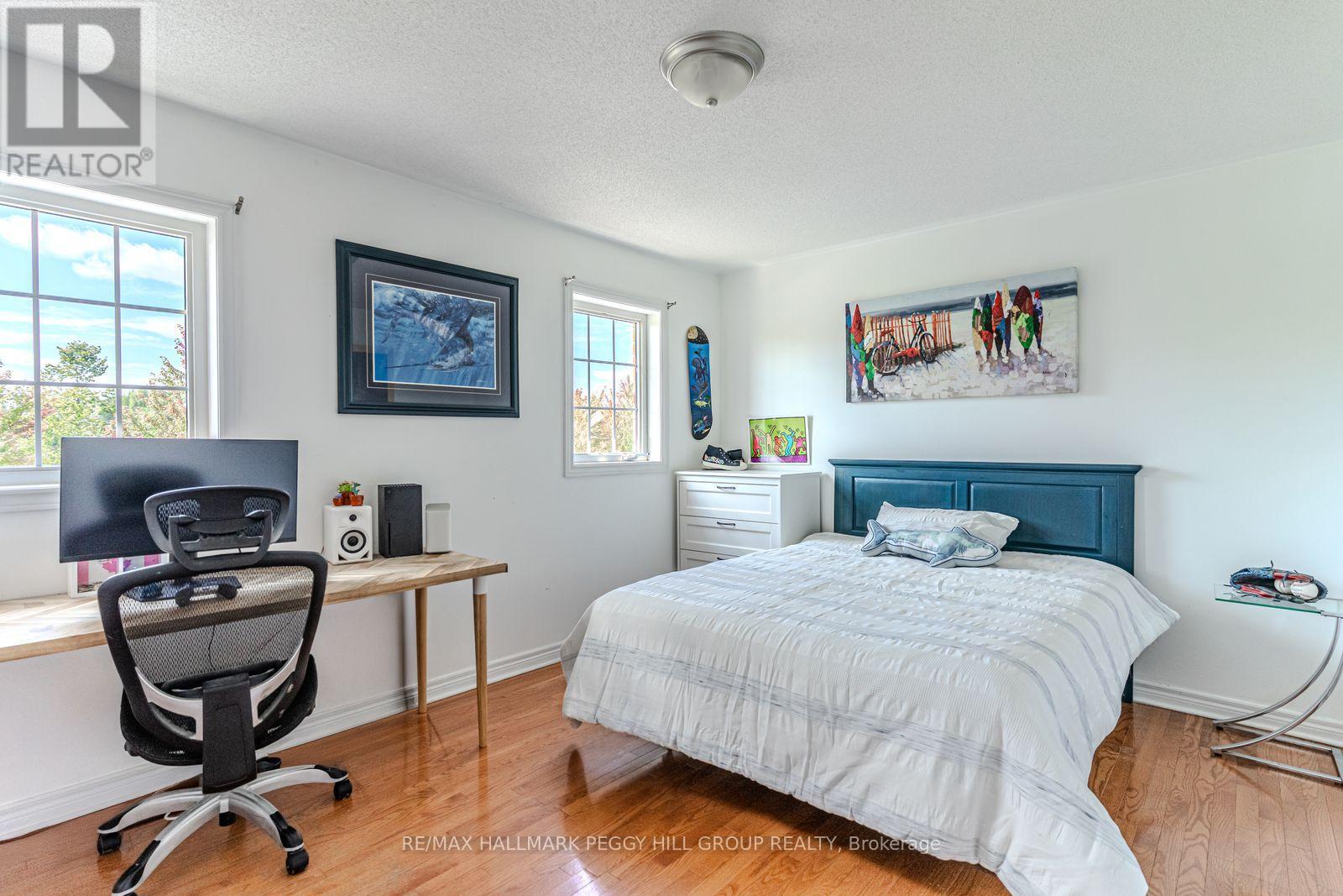 64 LAKE CRESCENT - 16