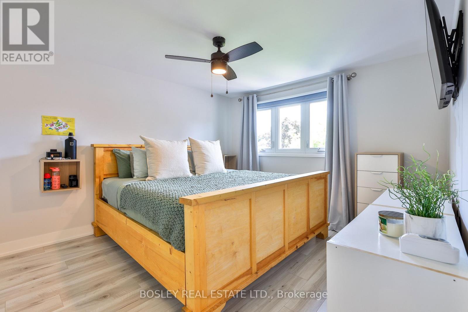 21 COURTLEIGH SQUARE - 17