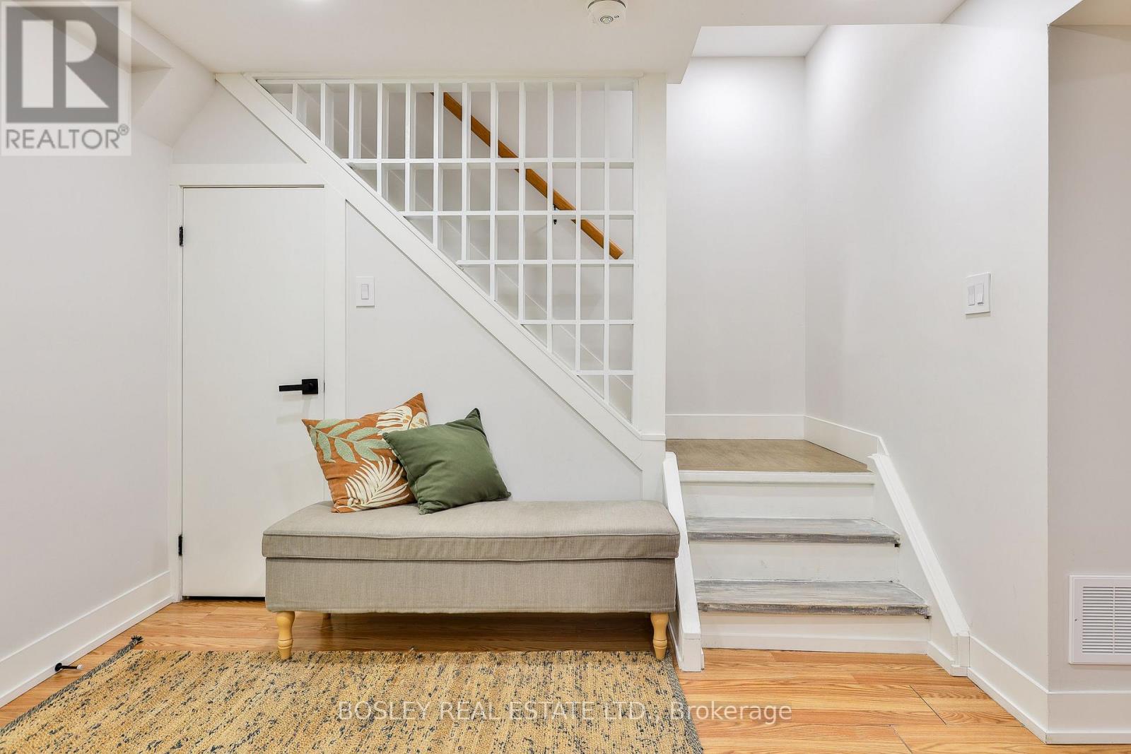 21 COURTLEIGH SQUARE - 24