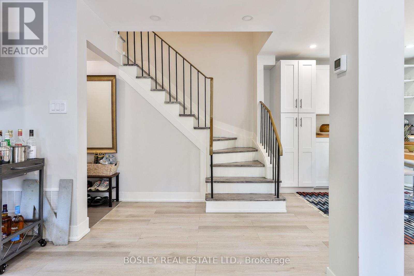 21 COURTLEIGH SQUARE - 15