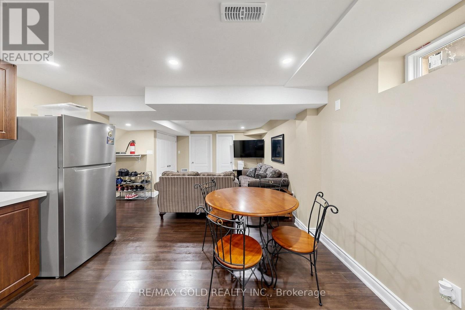 76 CHARTERS ROAD - 40