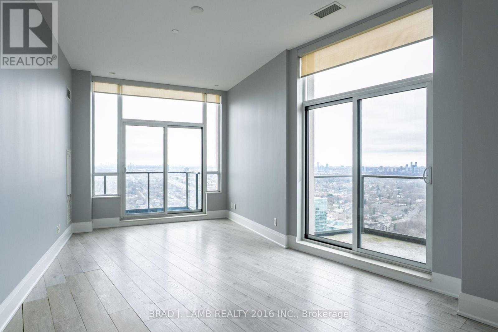 ##4403 36 PARK LAWN ROAD - 12