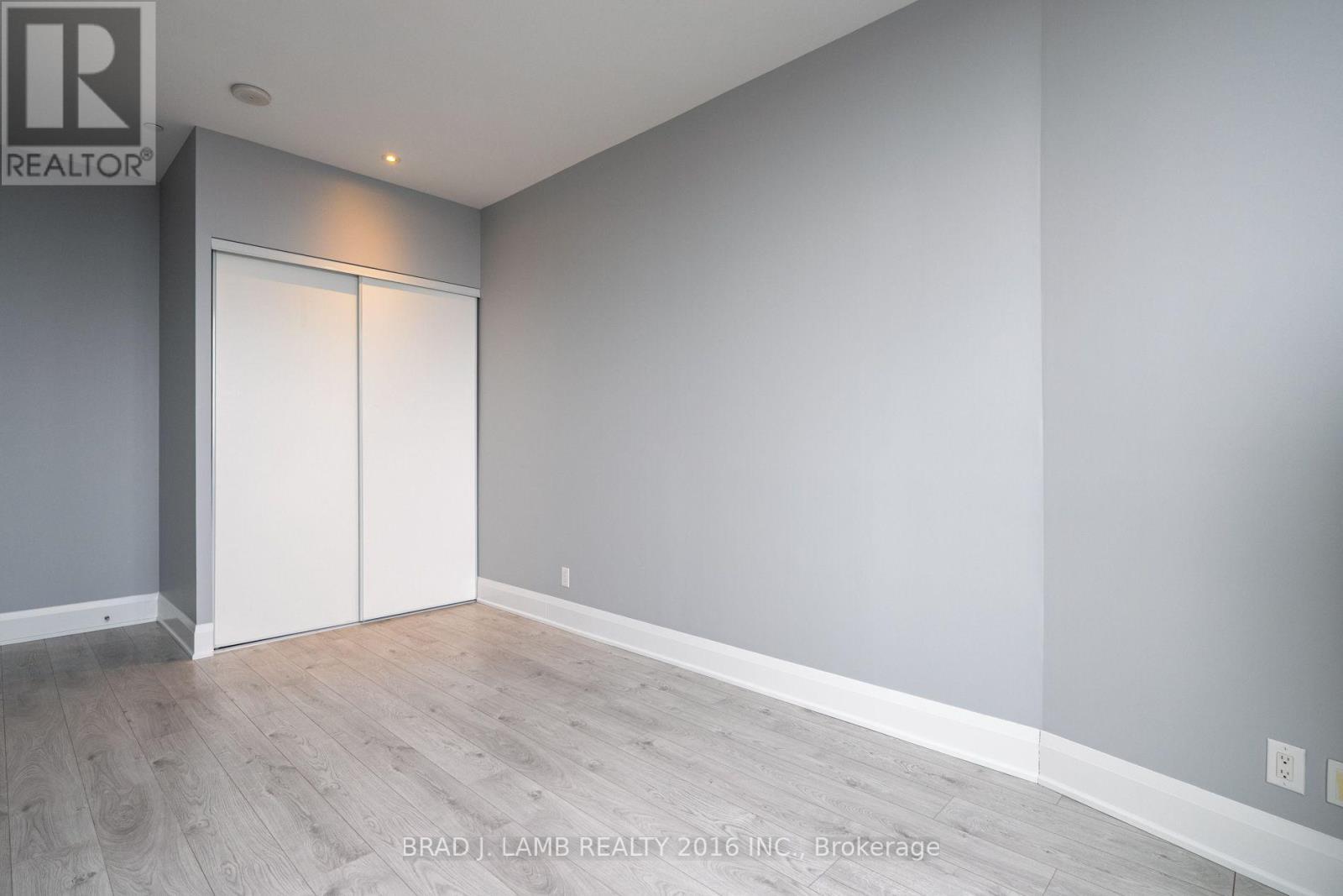 ##4403 36 PARK LAWN ROAD - 15