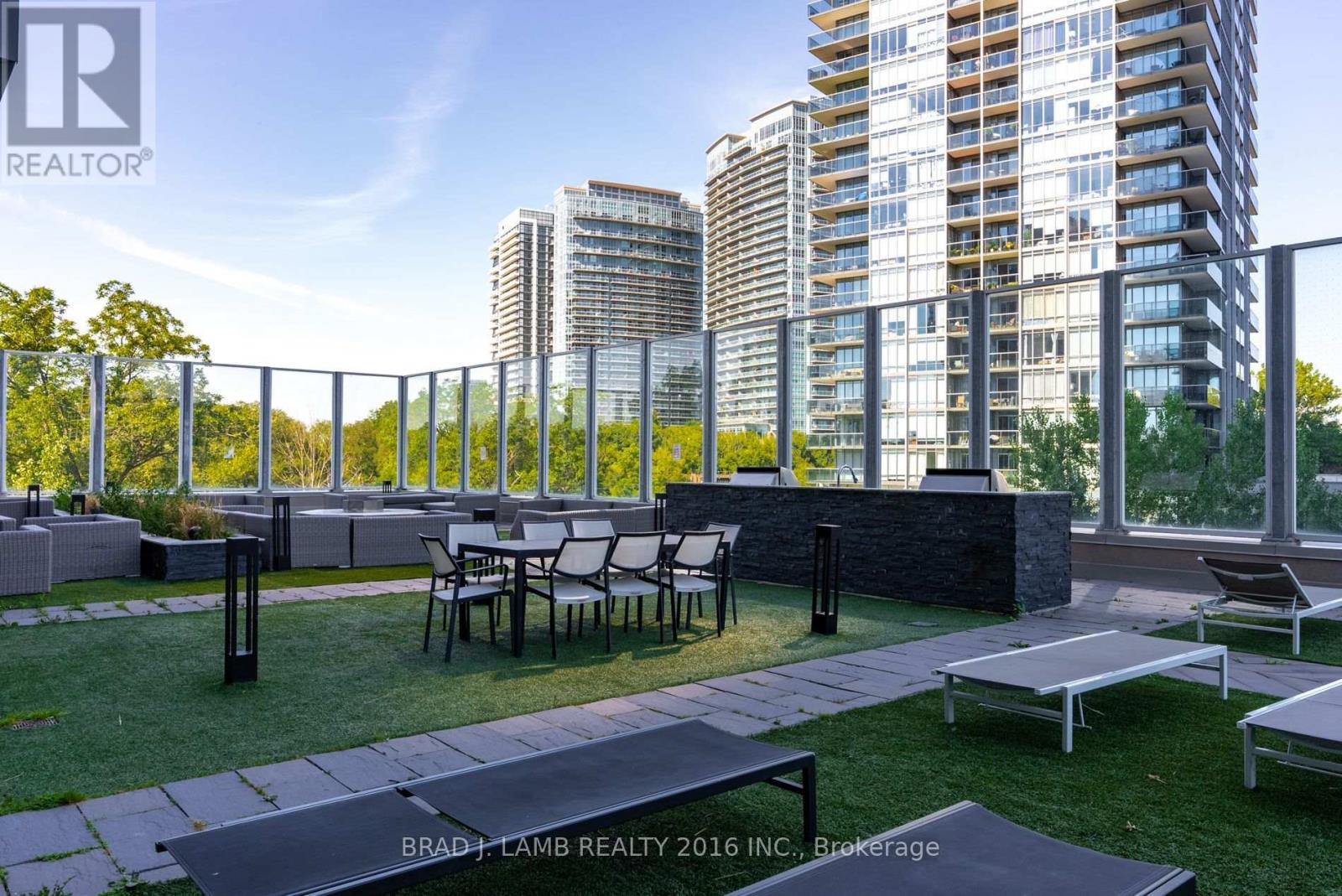##4403 36 PARK LAWN ROAD - 24