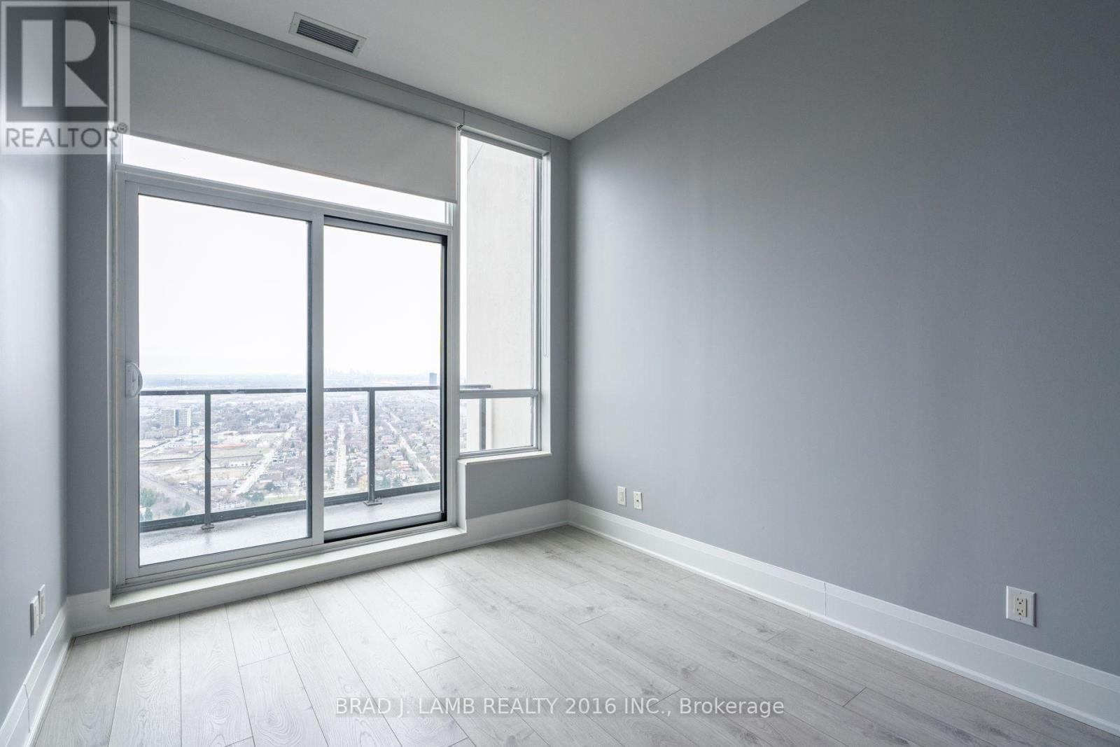 ##4403 36 PARK LAWN ROAD - 5