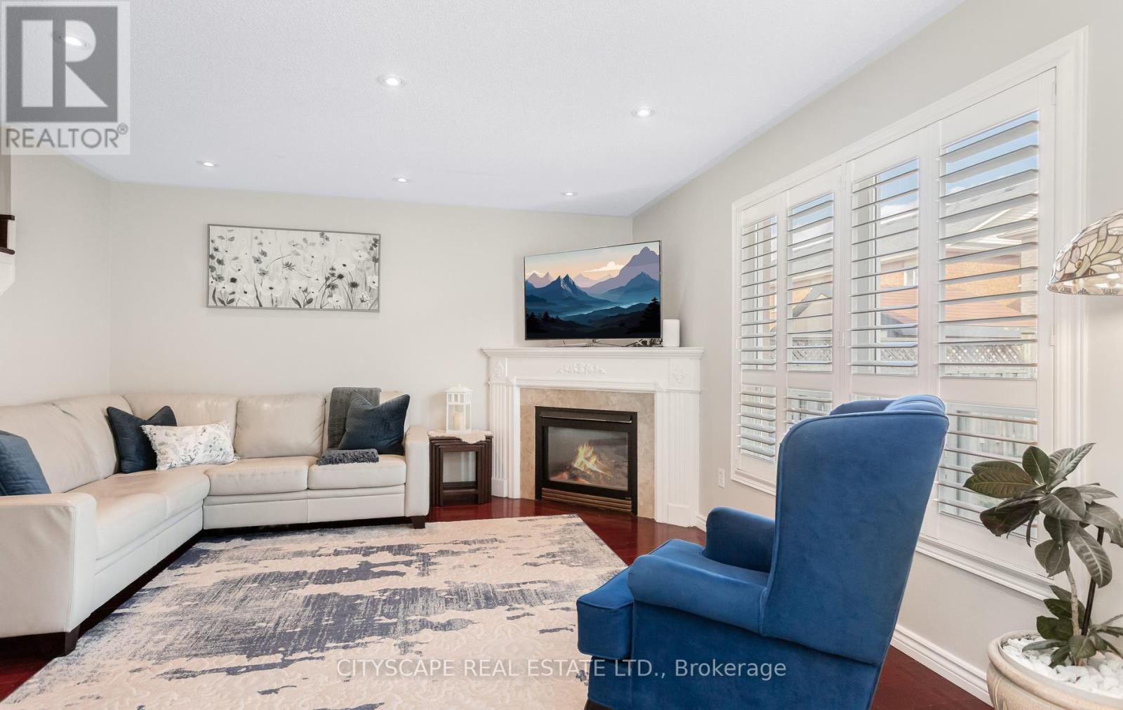 3324 EQUESTRIAN CRESCENT - 11