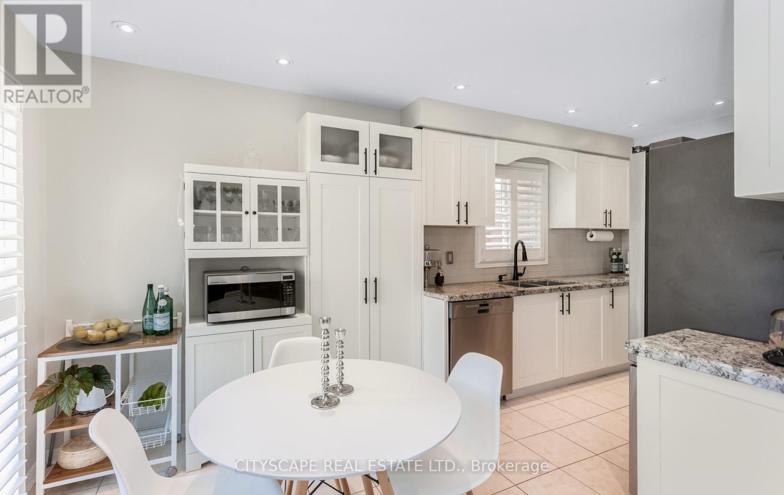 3324 EQUESTRIAN CRESCENT - 16